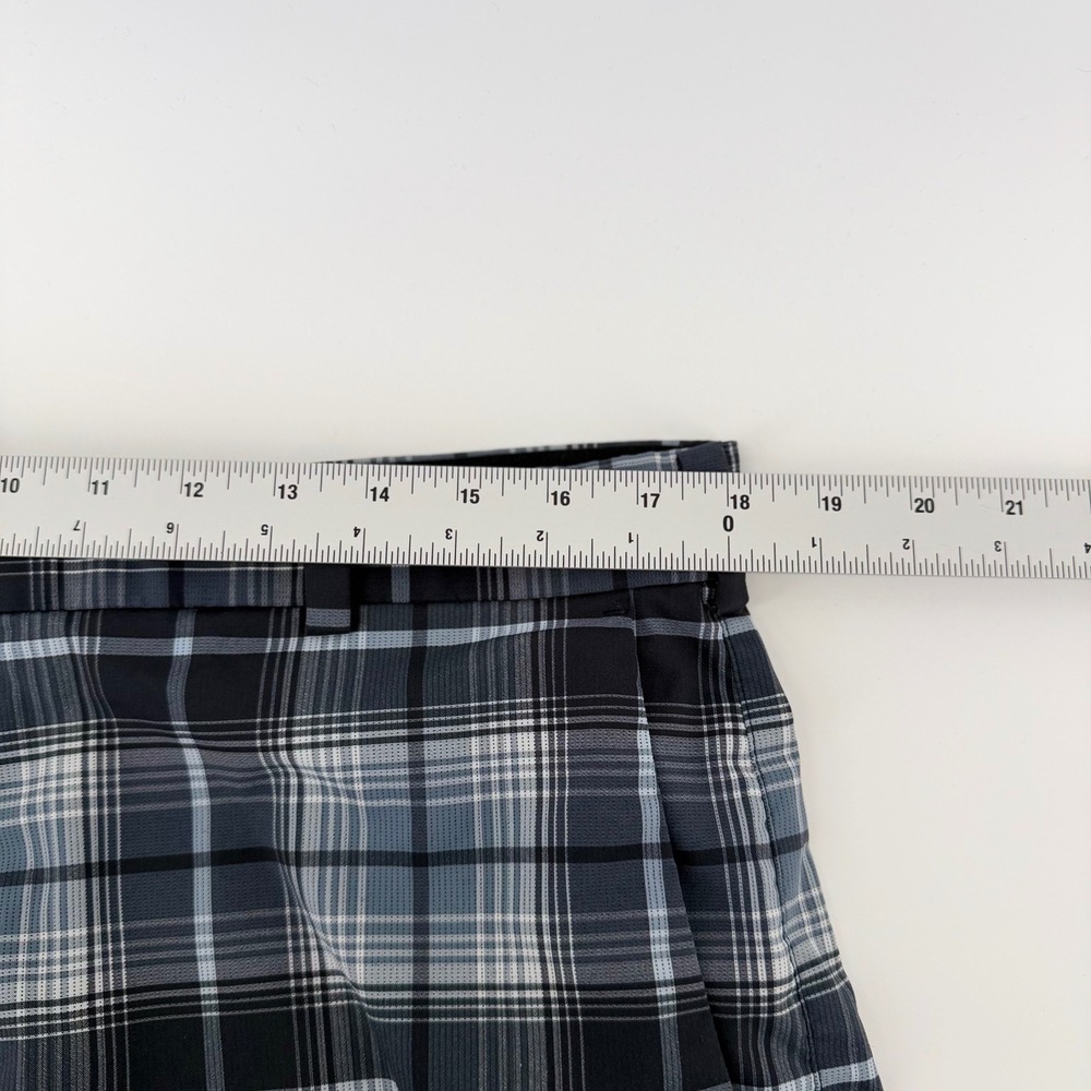Nike Golf Dri-FIT Plaid Shorts Athletic Performance Grey Black 36 Mens Preppy - Picture 6 of 9
